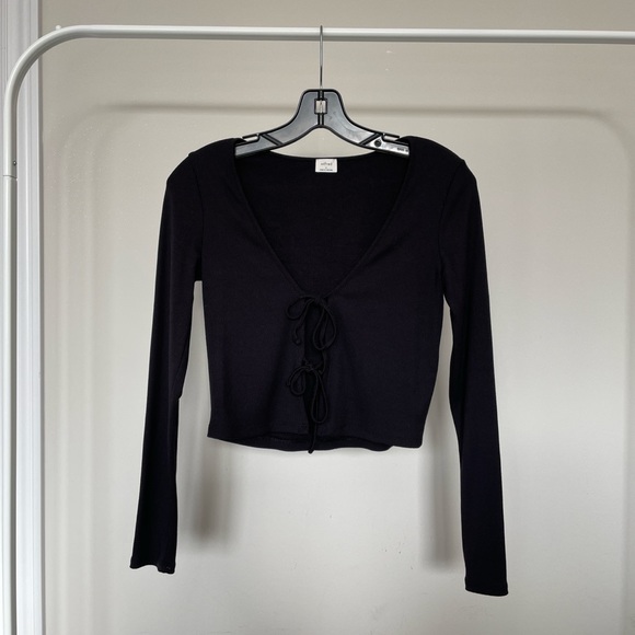 BLACK Aritzia Wilfred Tie-Front Longsleeve - Picture 3 of 5